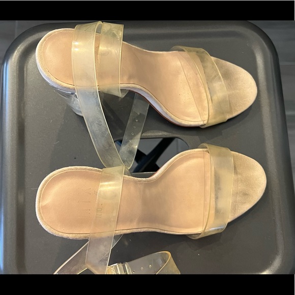 Clear heel. size 6. - Picture 3 of 4